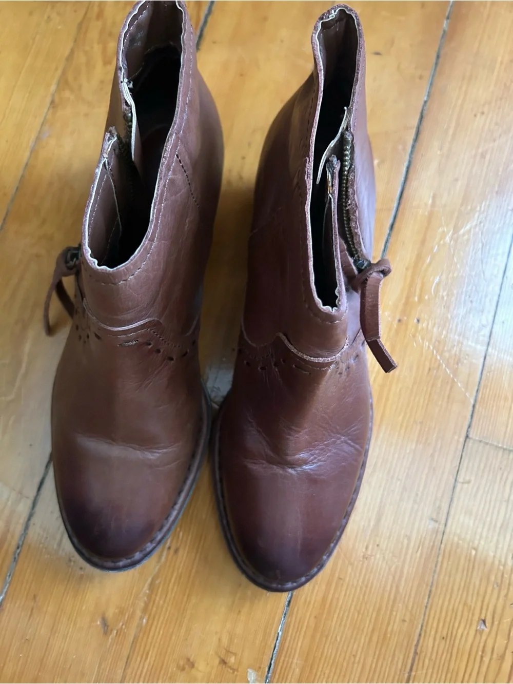 Gianni Bini Brown Leather Chukka Ankle Boots